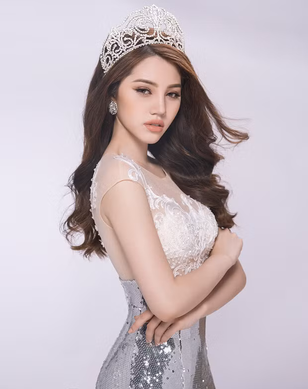 Dính tin đồn bán dâm, Jolie Nguyễn có động thái đầu tiên sau hơn một ngày yên lặng ảnh 2