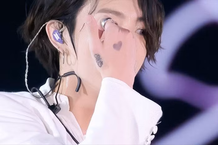 Xăm mình, chuyện nhỏ với người thường nhưng là chuyện hệ trọng của nghệ sĩ Hàn ảnh 1