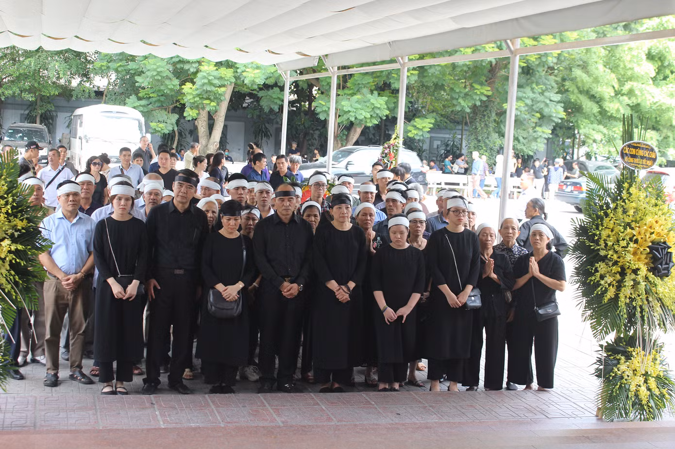 Gia đình, đồng nghiệp tiễn biệt NSƯT Hoàng Yến ảnh 1