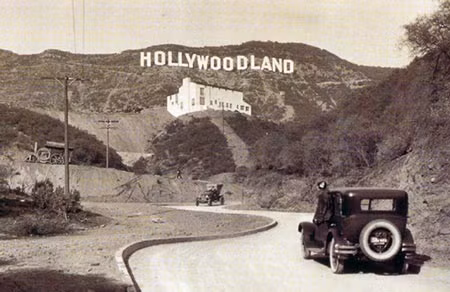 Điều không phải ai cũng biết về bảng hiệu Hollywood sau gần 1 thế kỉ ra đời ảnh 1