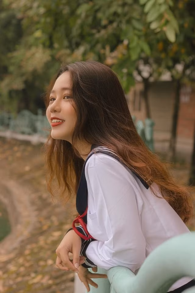 Nữ sinh ĐH Kinh tế Quốc dân vừa xinh lại học giỏi suốt 12 năm ảnh 3