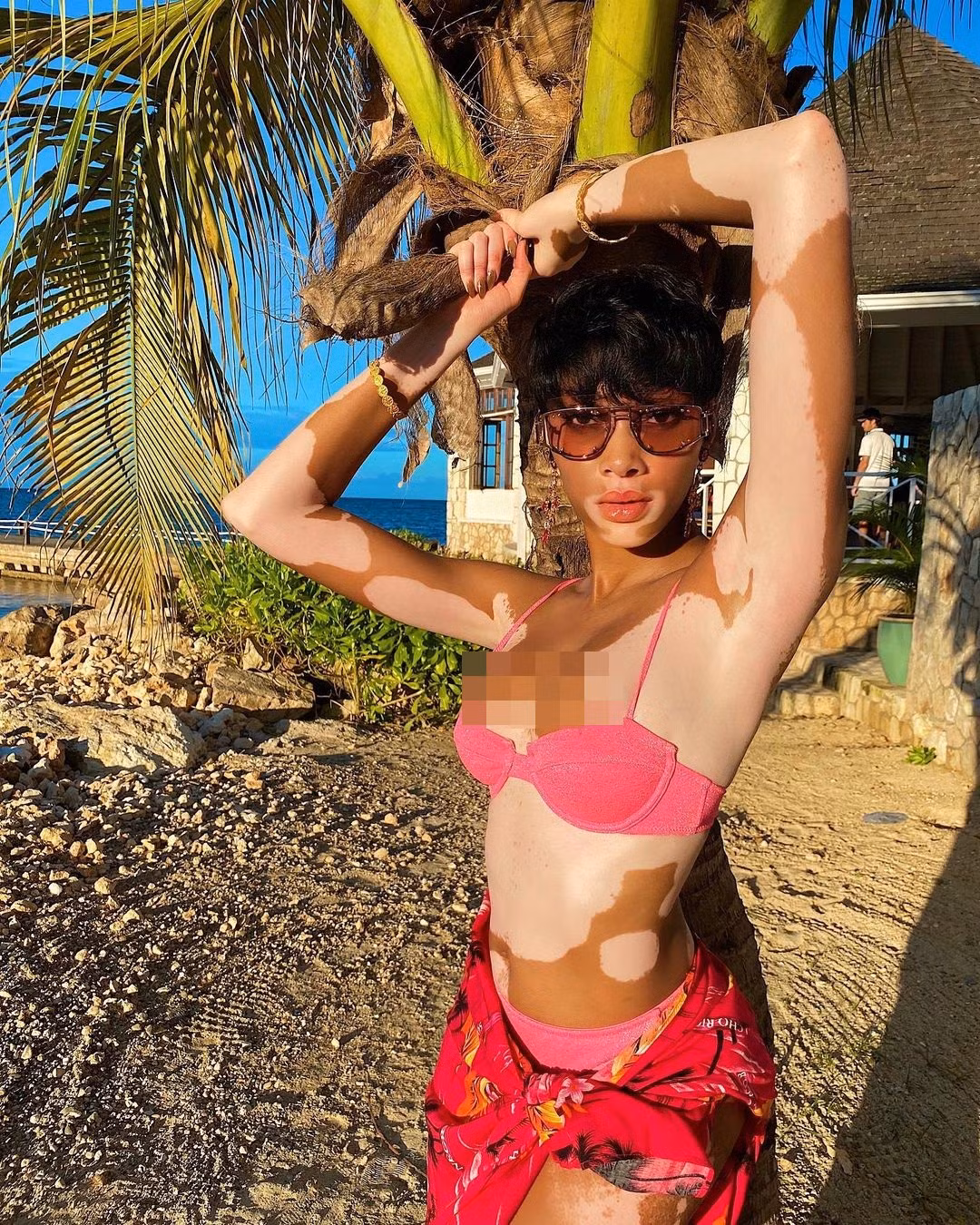 Winnie Harlow quyến rũ hút hồn giữa biển tuyệt đẹp ở Jamaica ảnh 3