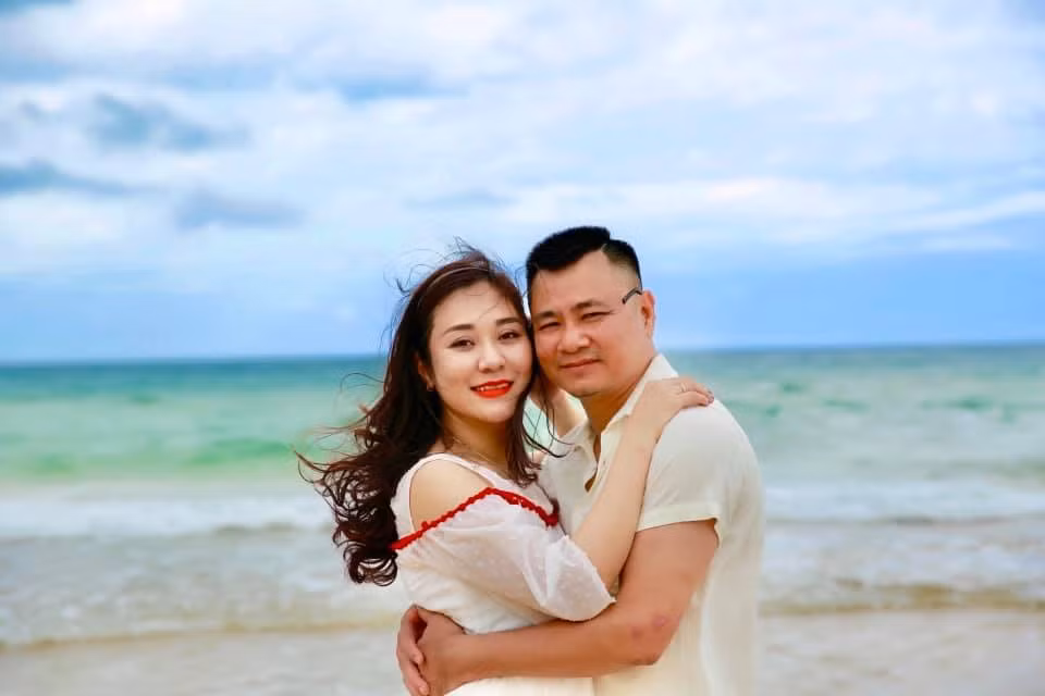 Lục Triều Vỹ: Từ mẫu vô danh, bị đại gia gạ tình đến 'tú ông' đường dây mại dâm 30.000 USD ảnh 21