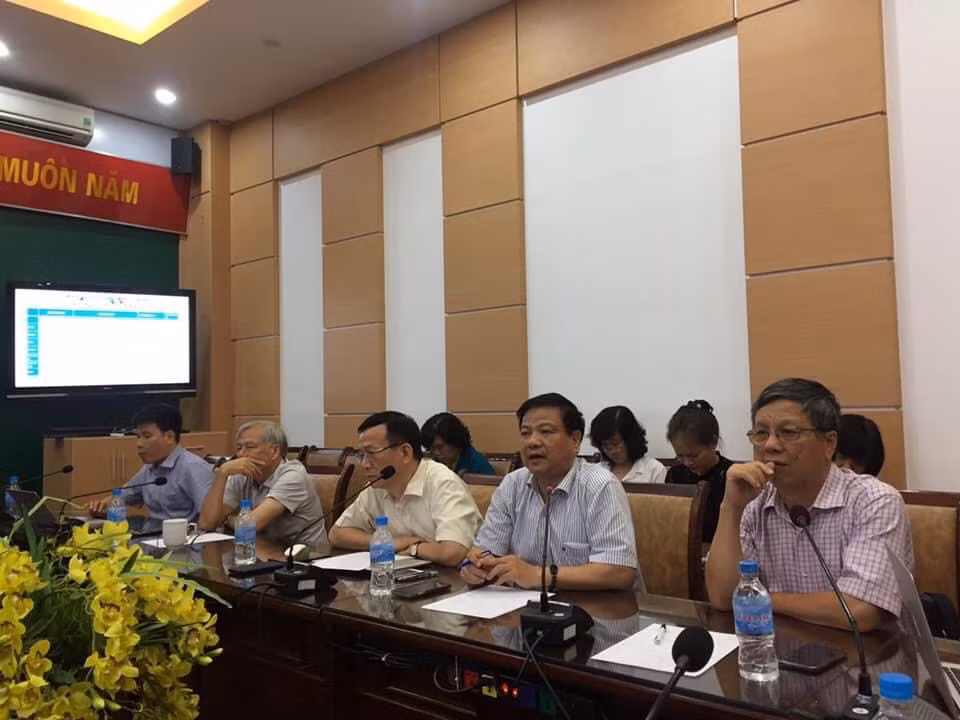 Hàng chục chuyên gia hàng đầu hội chẩn 2 ca bệnh nặng, nguy cơ tử vong cao ảnh 1