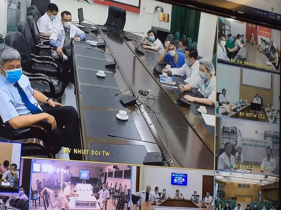 Hàng chục chuyên gia hàng đầu hội chẩn 2 ca bệnh nặng, nguy cơ tử vong cao ảnh 2