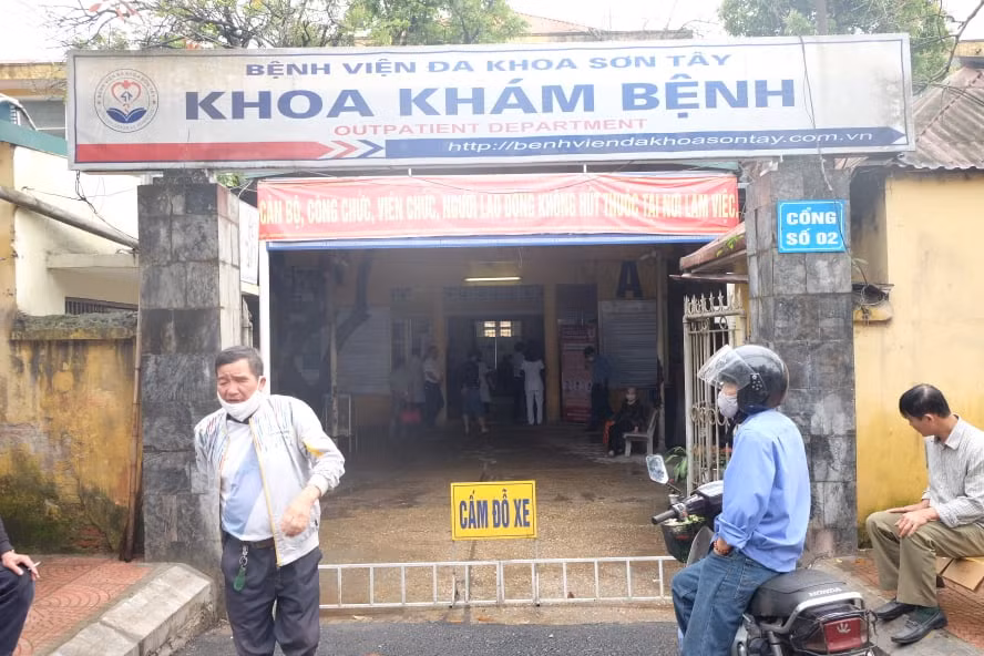 Ngày bận rộn của các bác sĩ sống trong khu cách ly Sơn Tây ảnh 8