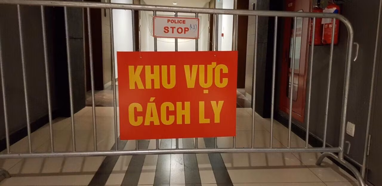 Cách ly tầng 10 tòa nhà Lancaster Núi Trúc phòng dịch Covid-19 ảnh 2