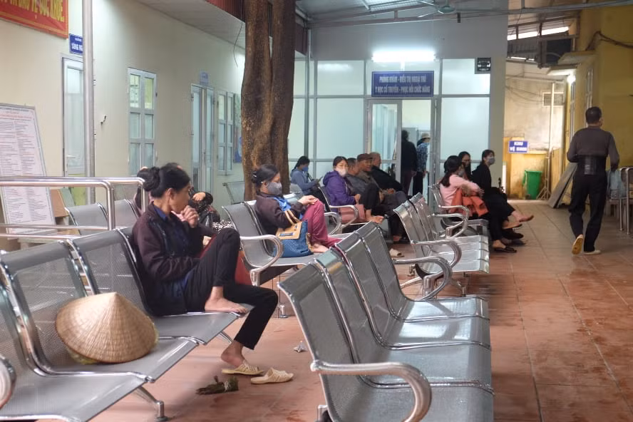 Ngày bận rộn của các bác sĩ sống trong khu cách ly Sơn Tây ảnh 9