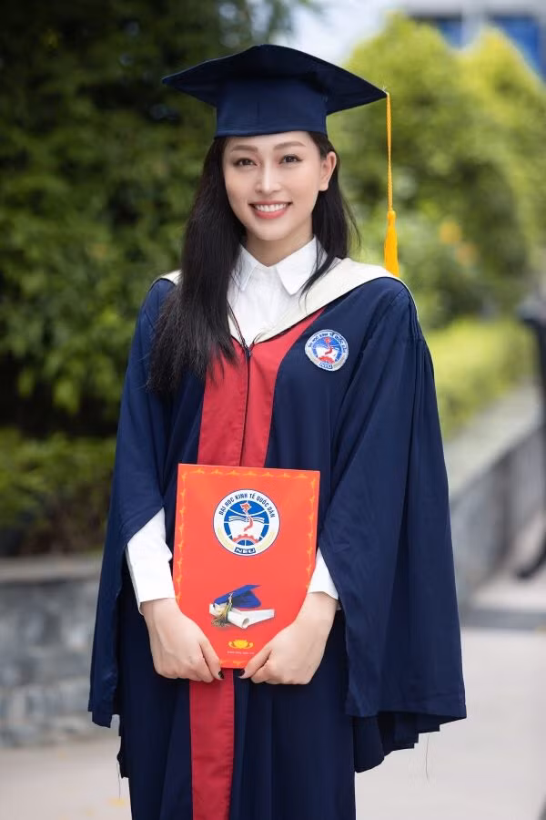 Á hậu Phương Nga tốt nghiệp đại học ảnh 4