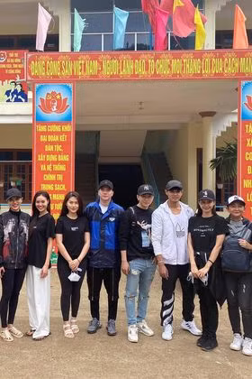 Trác Thuý Miêu bỏ về ngay trước thềm sự kiện; Ngọc Hiền khoe mặt mộc đầy tự tin ảnh 14