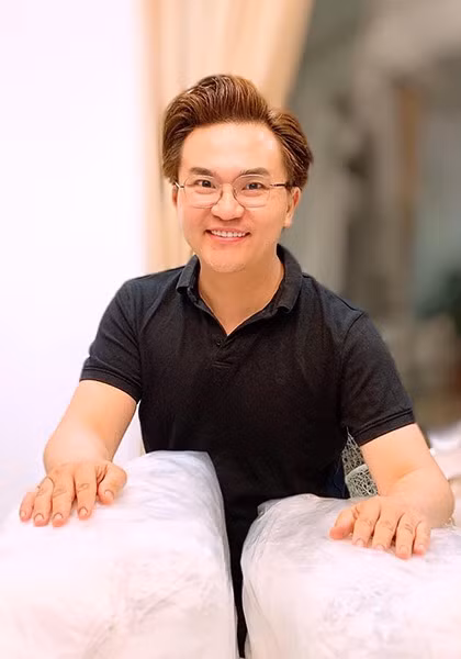 Việt Hương và MC Đại Nghĩa ủng hộ hàng tấn gạo cho miền Trung ảnh 21