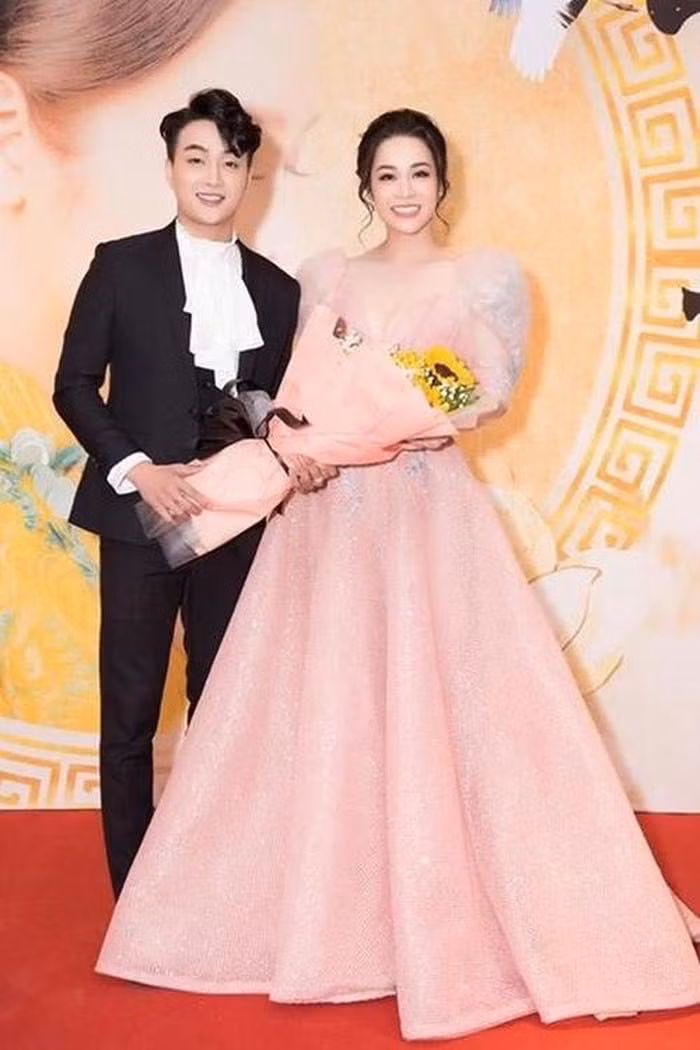 Thanh Hằng, Hiền Hồ cùng hóa chị Hằng trong dịp Tết Trung Thu nhưng mỗi người một vẻ ảnh 14