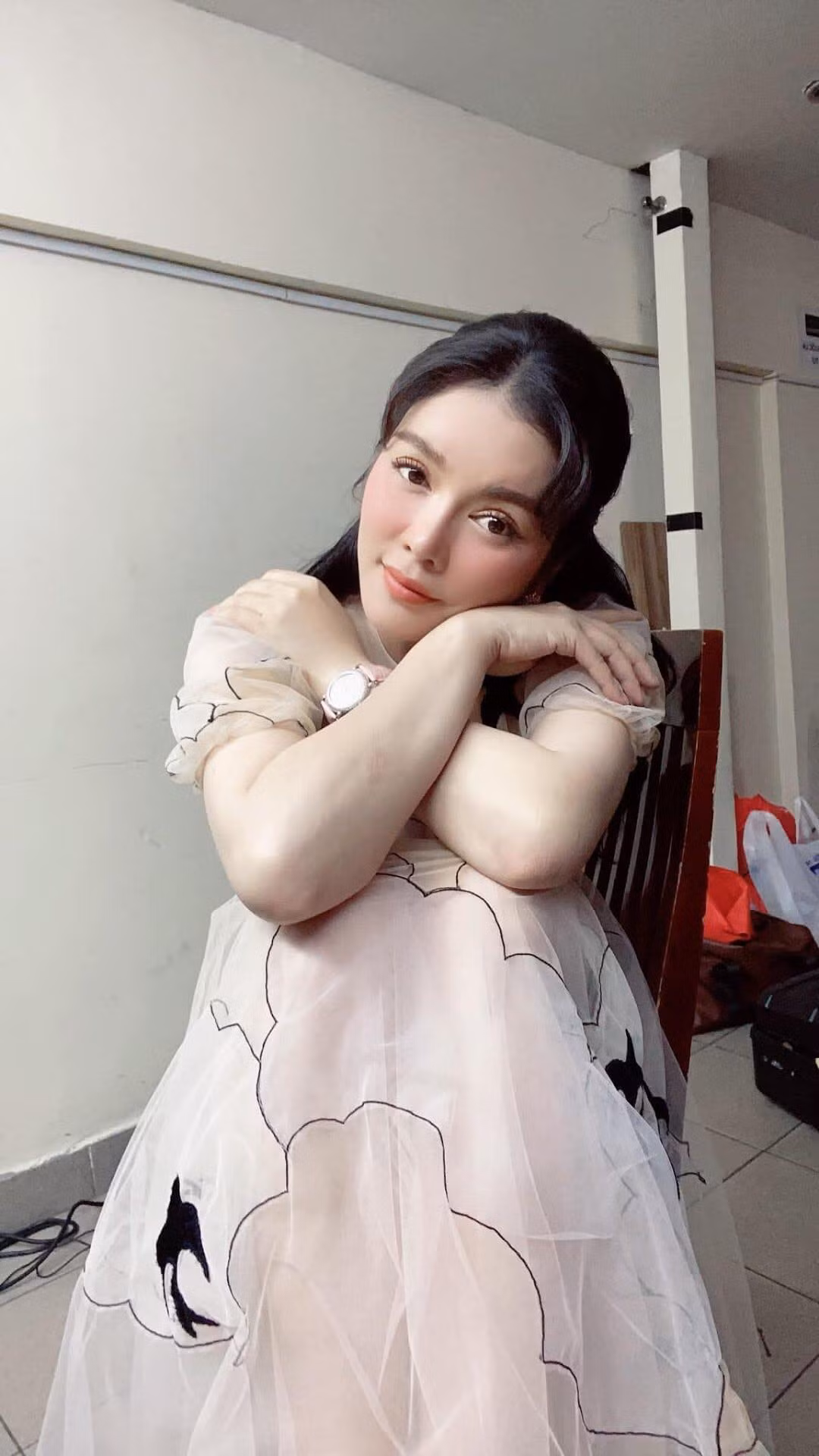 Lưu Hương Giang khoe ảnh “hậu dao kéo”; Đông Nhi “pose hình” ngay sau sinh bé Winnie ảnh 18
