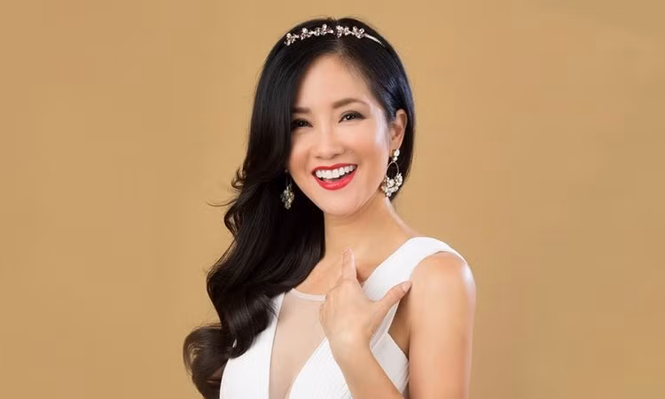 Việt Hương và MC Đại Nghĩa ủng hộ hàng tấn gạo cho miền Trung ảnh 7