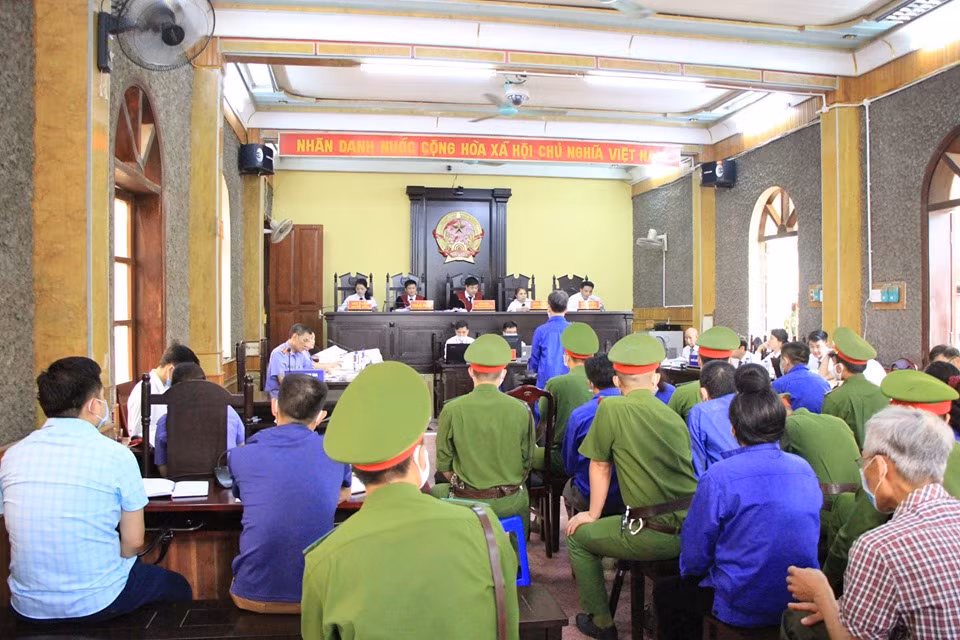 Vụ gian lận điểm thi ở Sơn La: Đề nghị triệu tập cựu Giám đốc Sở Giáo dục tới tòa ảnh 1