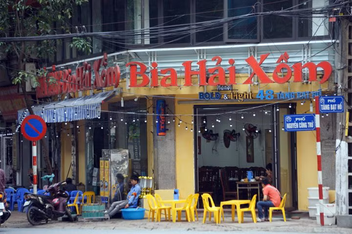 Nhiều quán nhậu ở Hà Nội giảm 70% khách tới uống bia, rượu ảnh 1