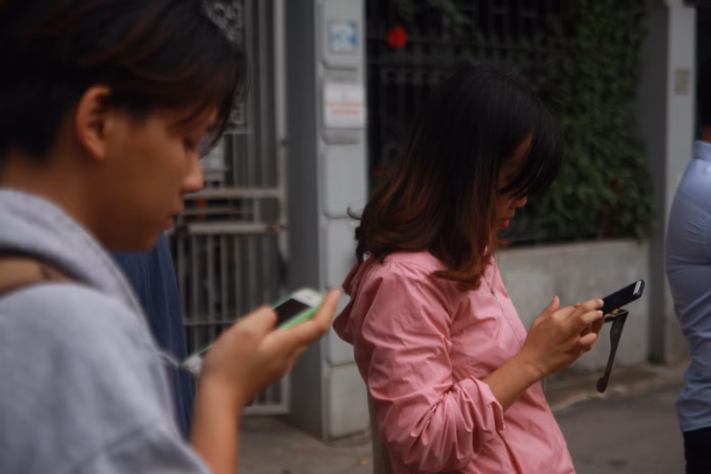 Người Hà Nội thích thú ngắm nhật thực 'vòng tròn lửa' cực hiếm ảnh 9