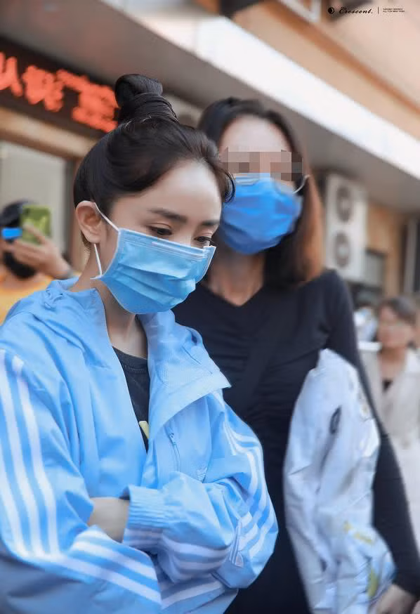 Fan C-biz lại đứng ngồi không yên về tin đồn “hot” Dương Mịch với tình trẻ Ngụy Đại Huân ảnh 5