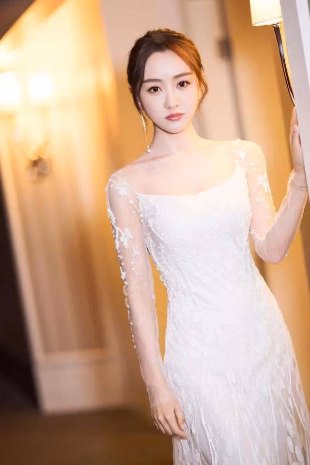 Top 4 sao nữ “sạch” nhất của làng giải trí Hoa ngữ, khiến mọi paparazzi phải bó tay ảnh 3