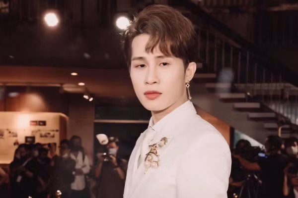Ngọc Trinh tậu “xế hộp” mới sau khi thanh lý kim cương chỉ để... “chiều lòng” trợ lý ảnh 5