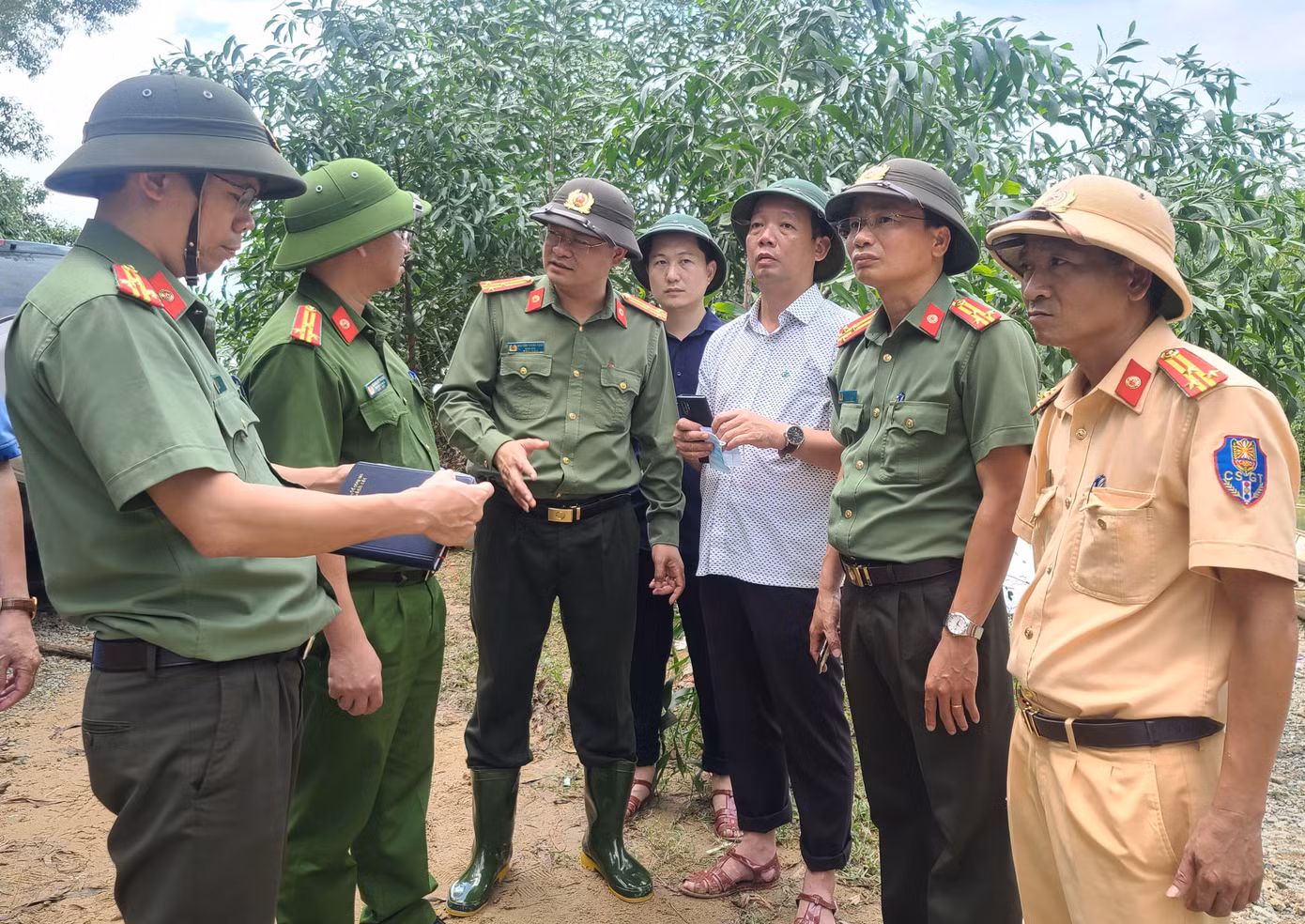 Thuỷ điện Rào Trăng 3: Tìm thấy 19 người, đưa thi thể đầu tiên ra ngoài ảnh 3