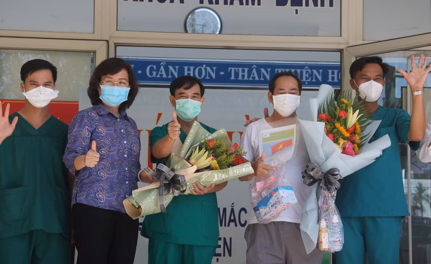 Sau 19 lần xét nghiệm, bệnh nhân cuối cùng tại tâm dịch Đà Nẵng chiến thắng COVID-19 ảnh 4