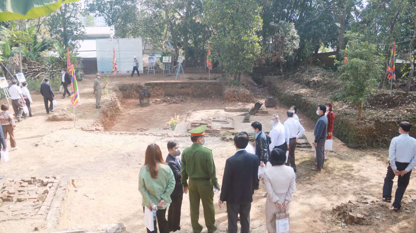 Nhiều khám phá thú vị ở di chỉ khảo cổ người Chăm Phong Lệ ảnh 6