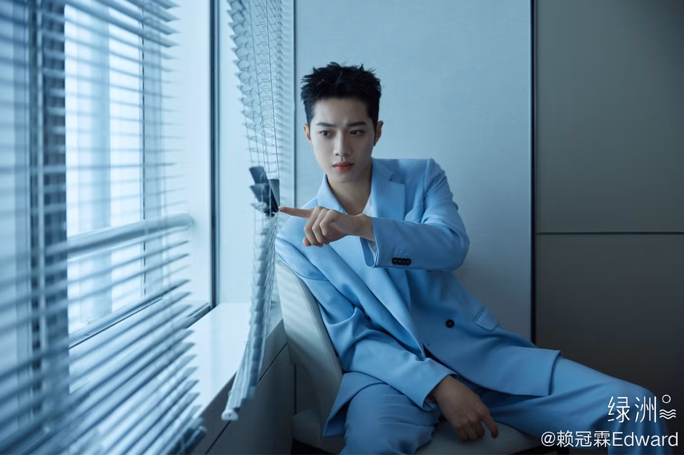 Cựu thành viên Wanna One Lại Quán Lâm gây bức xúc vì hút thuốc và nhổ bậy nơi công cộng ảnh 6
