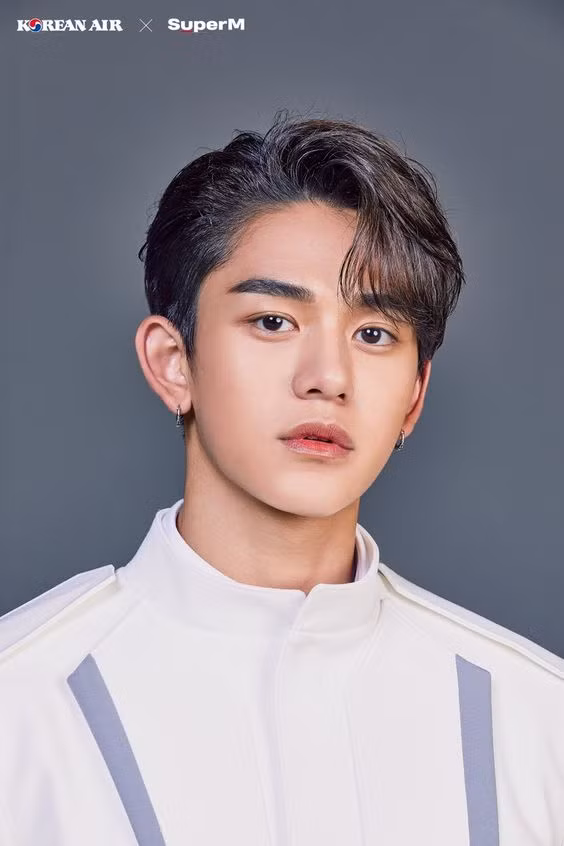 Vì sao dân mạng phẫn nộ chuyện Lucas (NCT) lộ bao thuốc lá khi đang livestream? ảnh 1