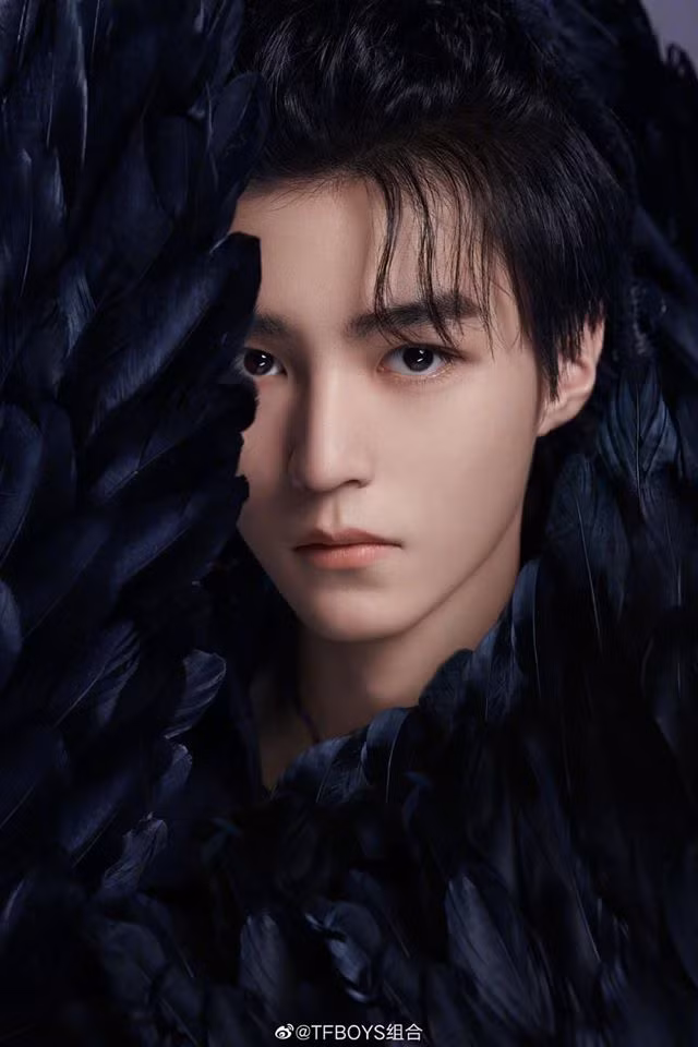 Nhiếp ảnh gia chụp TFBOYS “cà khịa” Vu Chính cực mạnh sau bài tố đạo nhái poster ảnh 3