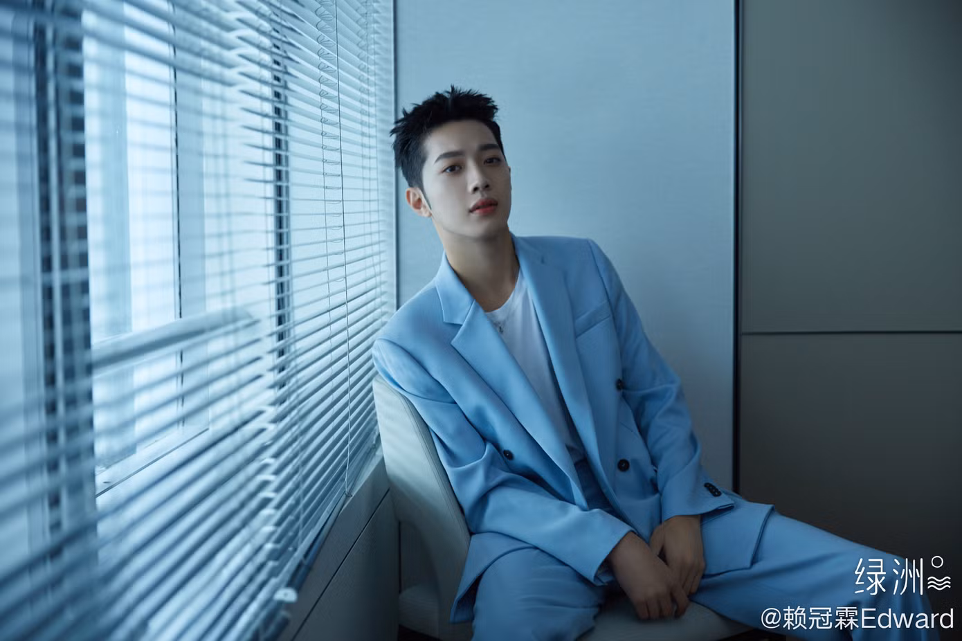 Cựu thành viên Wanna One Lại Quán Lâm gây bức xúc vì hút thuốc và nhổ bậy nơi công cộng ảnh 7