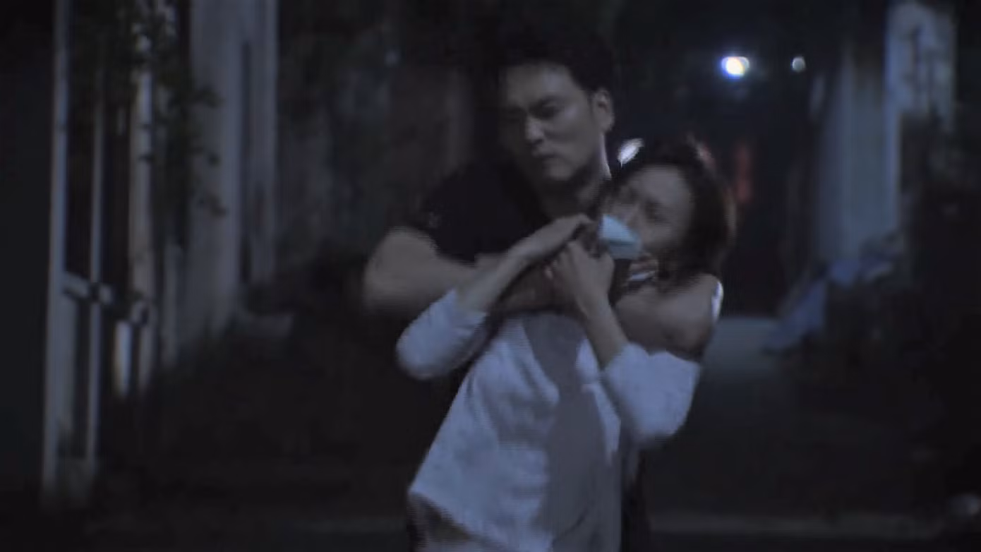 Cô gái nhà người ta tập 16: Uyên (Phương Oanh) tố cáo Cường sở khanh cưỡng đoạt ảnh 1