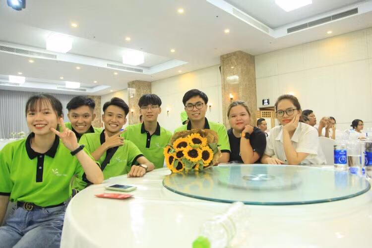 Chàng sinh viên Thủy Lợi mồ côi cha mẹ tự tin vào đời ảnh 13