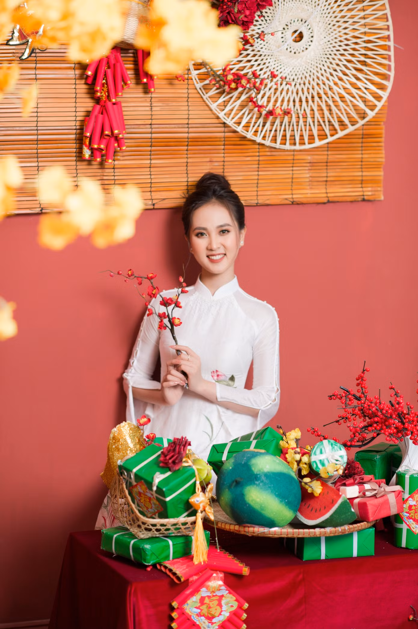 Người đẹp xứ Nghệ rạng rỡ trong bộ ảnh chào Xuân ảnh 3