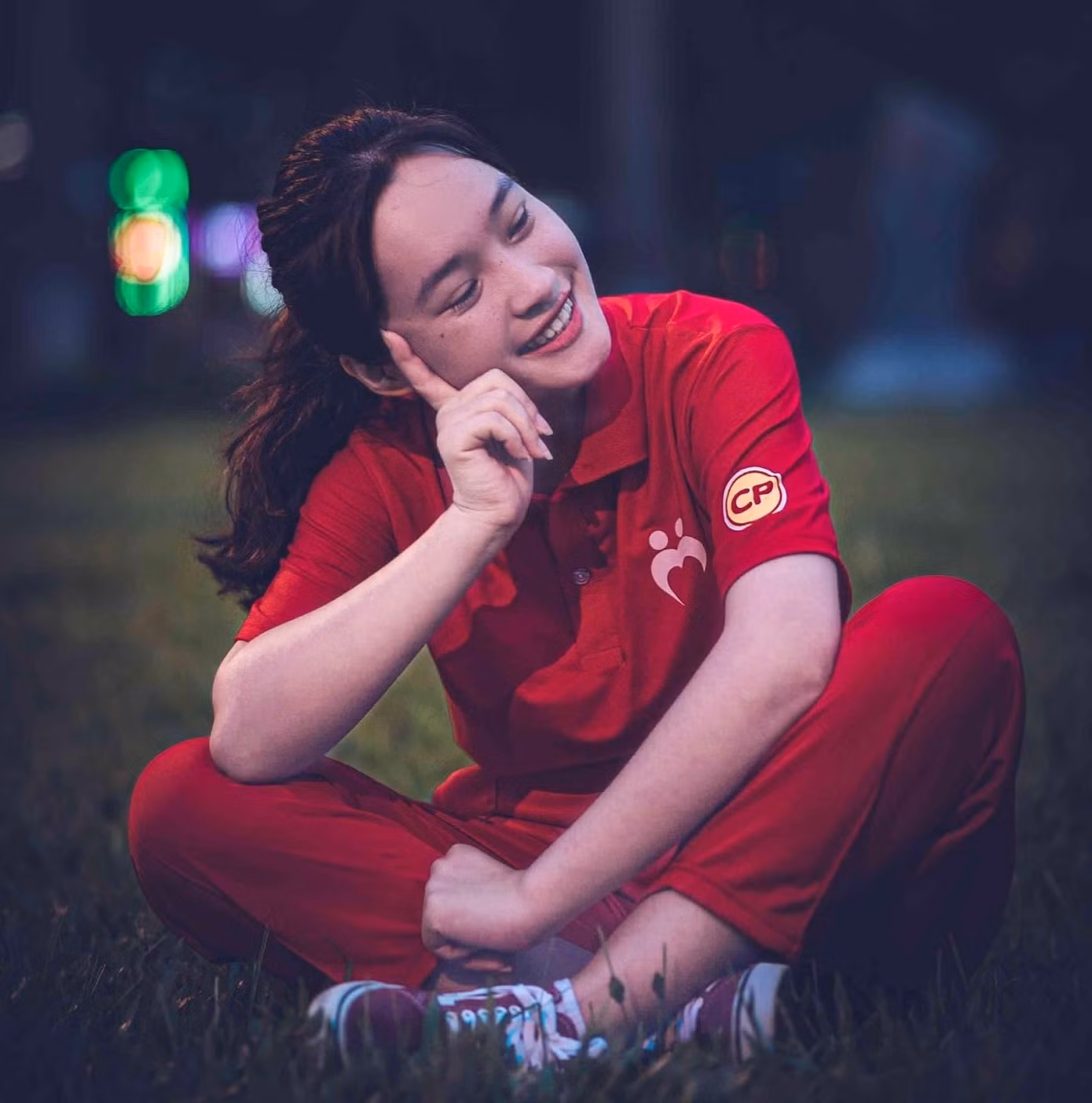 Nữ sinh Ngoại giao được kết nạp Đảng từ năm 18 tuổi ảnh 1