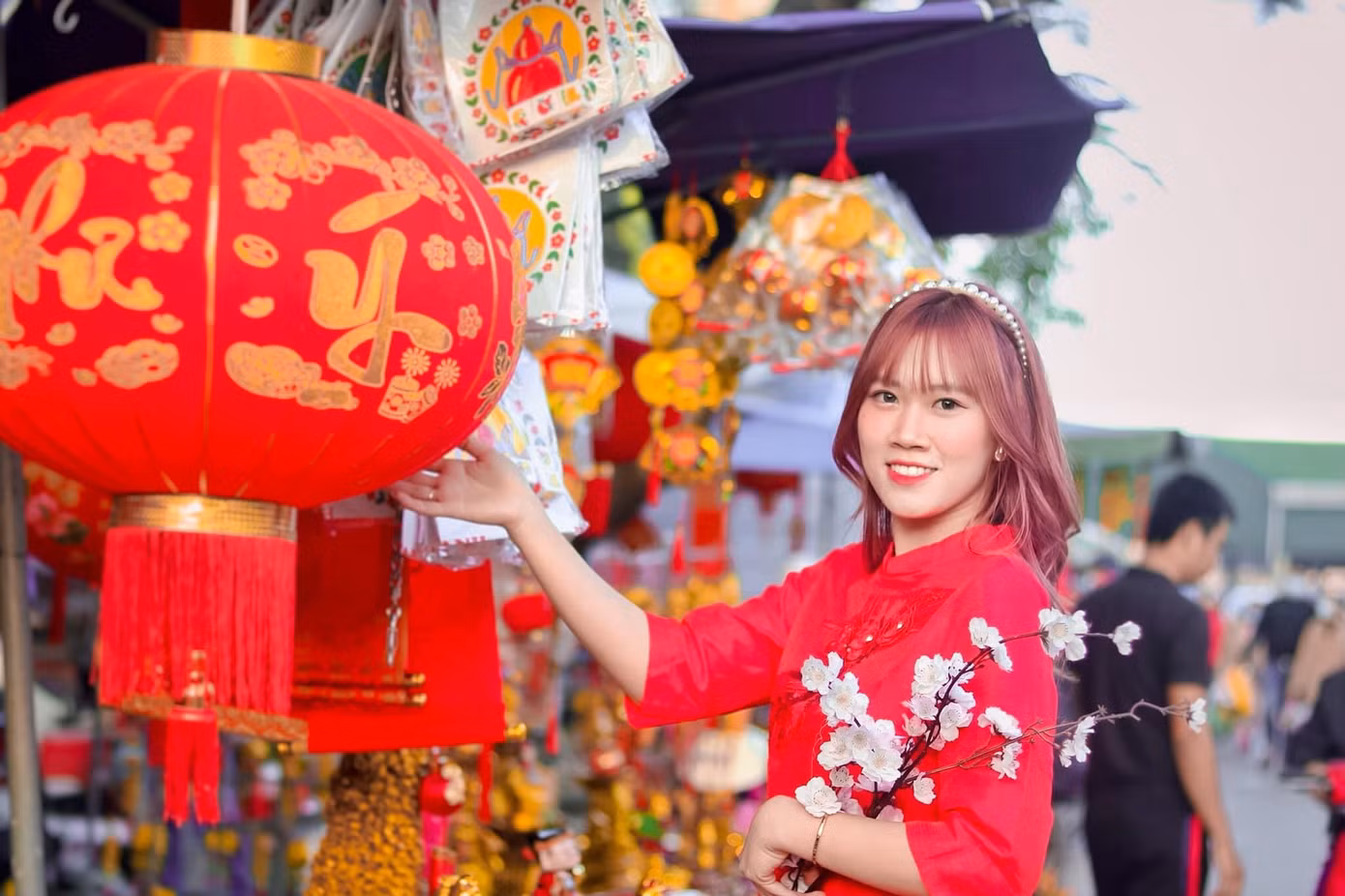 Thiếu nữ xứ Quảng trong áo dài truyền thống những ngày đầu Xuân ảnh 9