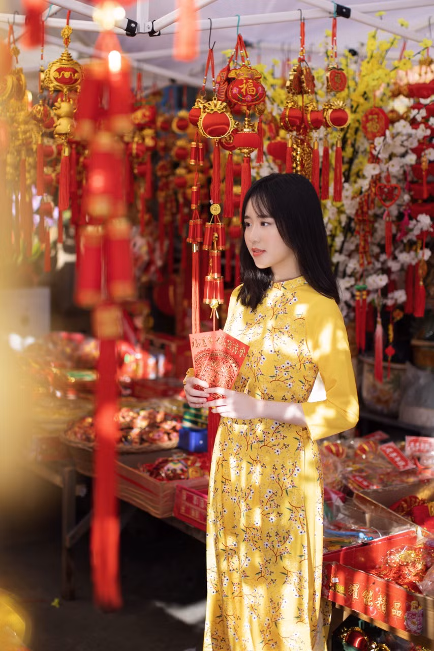 Rực rỡ sắc vàng với bộ ảnh áo dài Việt Nam đón Tết của du học sinh tại Mỹ ảnh 10