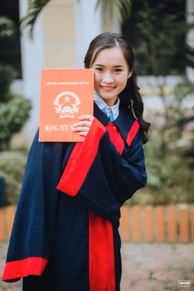 Nữ sinh Ngoại giao được kết nạp Đảng từ năm 18 tuổi ảnh 5