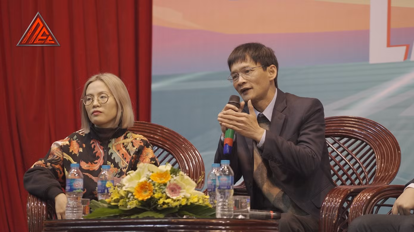Loạt nhân vật nổi tiếng làng game tham gia talkshow về eSports tại ĐH Kinh tế Quốc dân ảnh 4