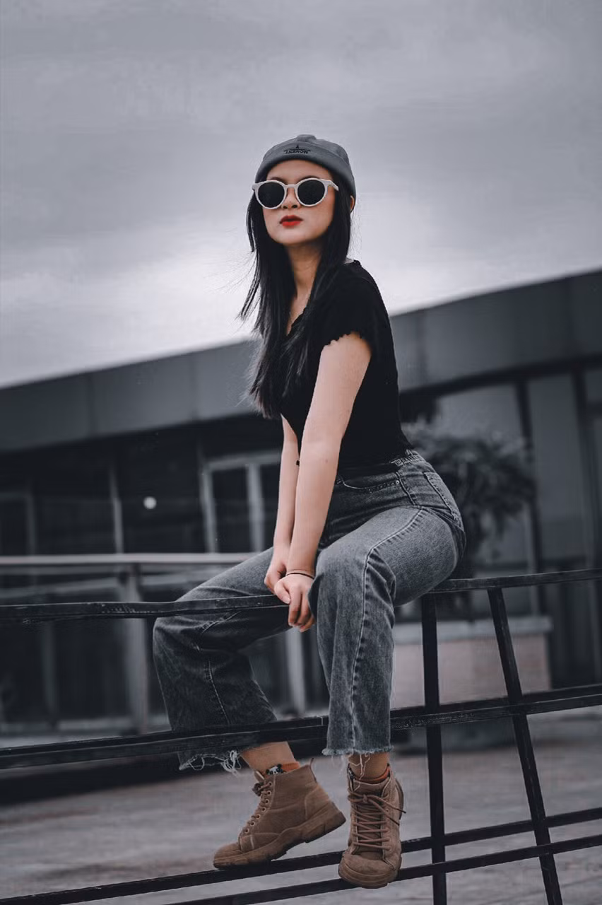 Hotgirl Chứng khoán “Dính độc toàn thân” ảnh 1