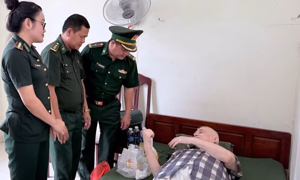 Được cấp cứu kịp thời khi vừa nhập cảnh, du khách Mỹ xúc động muốn hiến tạng cho Việt Nam 