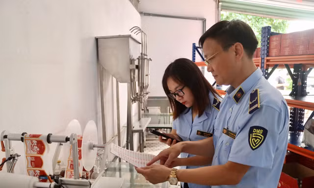 Chi cục quản lý thị trường Hà Nội: Mạnh tay với rượu giả
