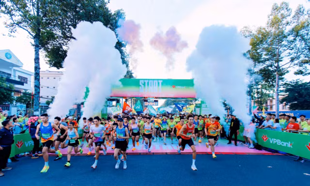 Đồng Tháp bùng nổ trong ngày tranh tài của hàng chục nghìn runner tại VPBank Đất Sen Hồng Music Marathon 2026