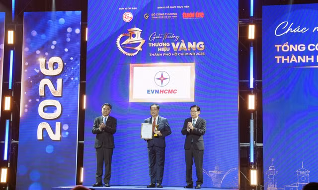 EVNHCMC đón nhận giải Thương hiệu Vàng TP. Hồ Chí Minh