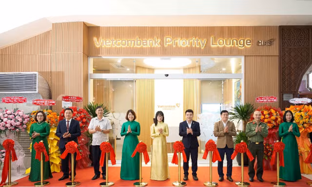 Vietcombank khai trương phòng chờ Vietcombank Priority Lounge tại Cam Ranh