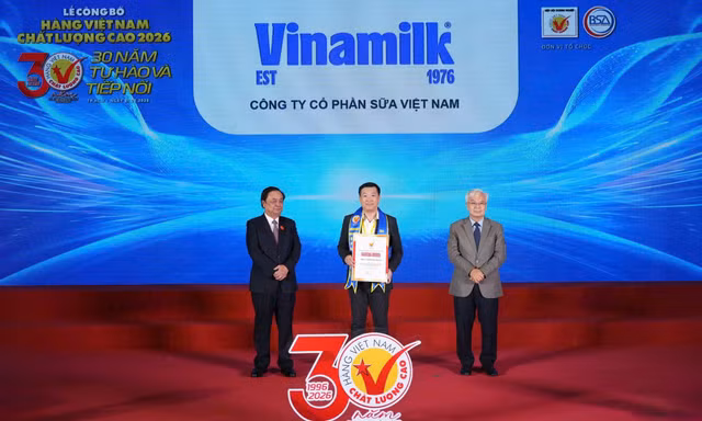 Vinamilk 30 năm liên tiếp được vinh danh hàng Việt Nam chất lượng cao