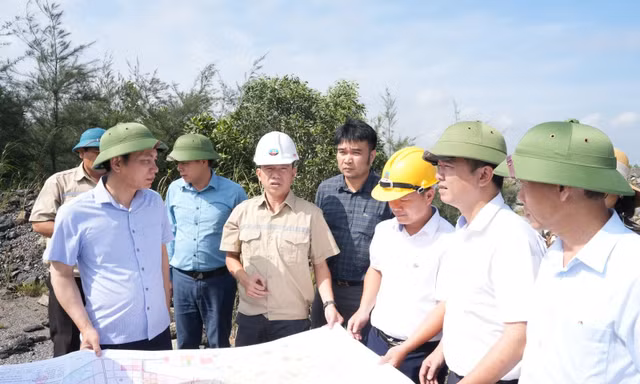 TKV đẩy mạnh khai thác, kinh doanh đất đá thải mỏ