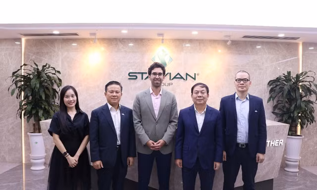 Stavian trao đổi với chuyên gia RAND về hạ tầng siêu trí tuệ