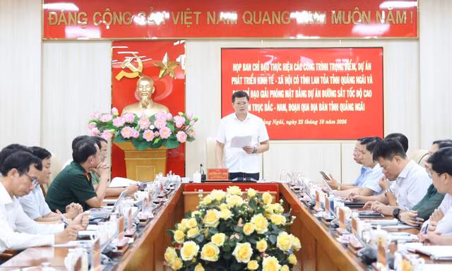Chủ tịch UBND tỉnh Quảng Ngãi: Chuyển từ báo cáo khó khăn sang trực tiếp giải quyết khó khăn