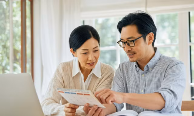 Tuổi 40 và bài toán chia tiền: Bao nhiêu cho mái ấm của con, bao nhiêu cho tuổi già của cha mẹ?